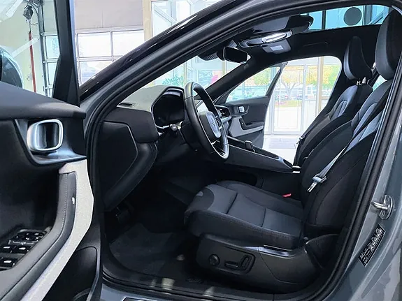 Polestar 2 2023 photo 4