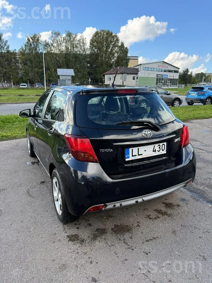 Toyota Yaris 2016 photo 2
