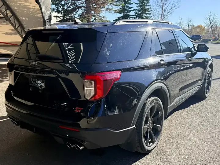 Ford Explorer 2022 photo 4