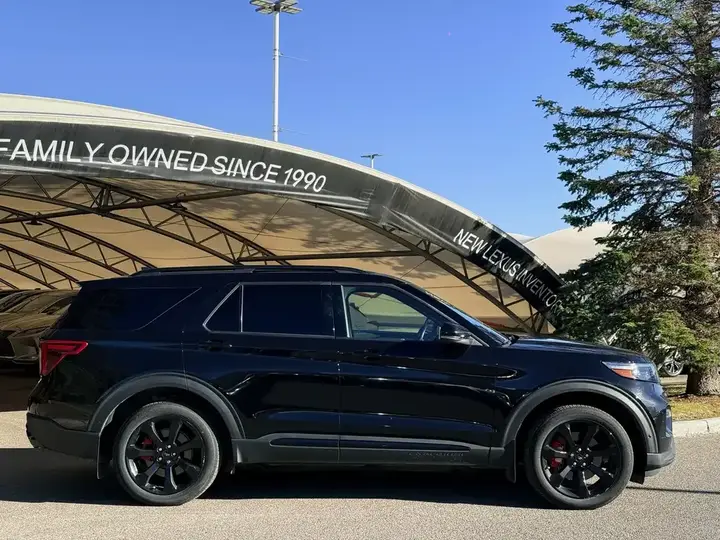 Ford Explorer 2022 photo 3