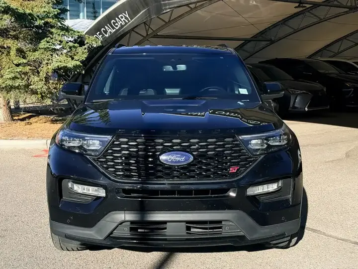 Ford Explorer 2022 photo 2