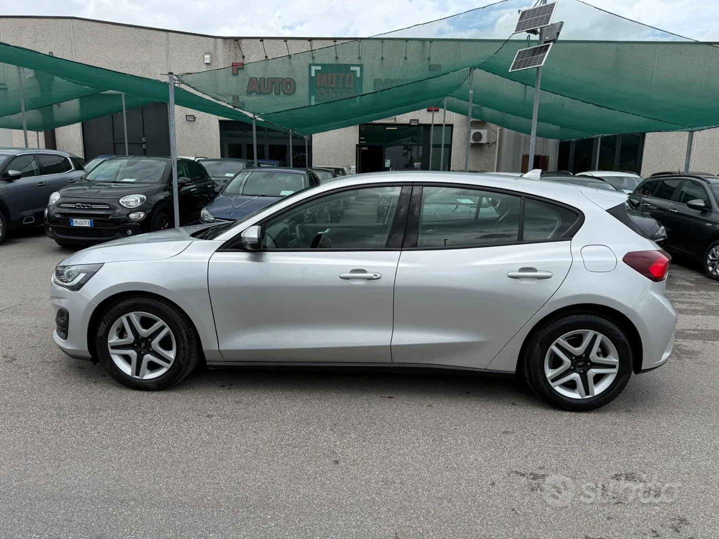Ford Focus 2022 photo 2
