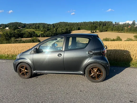 Toyota Aygo 2012 photo 4