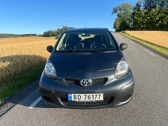 Toyota Aygo 2012 photo 3