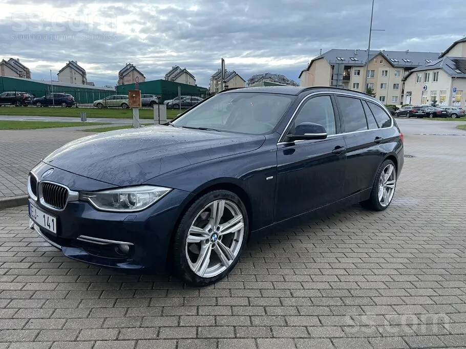 BMW 3 Series Touring 2013 photo 2