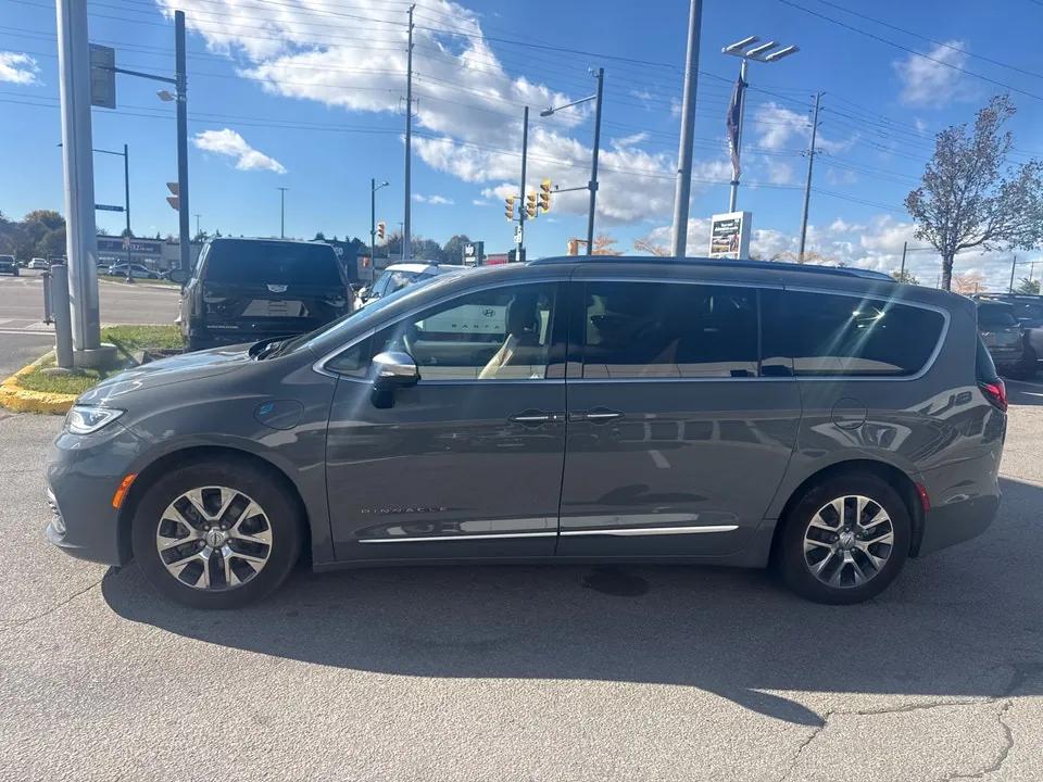 Chrysler Pacifica 2023 photo 4