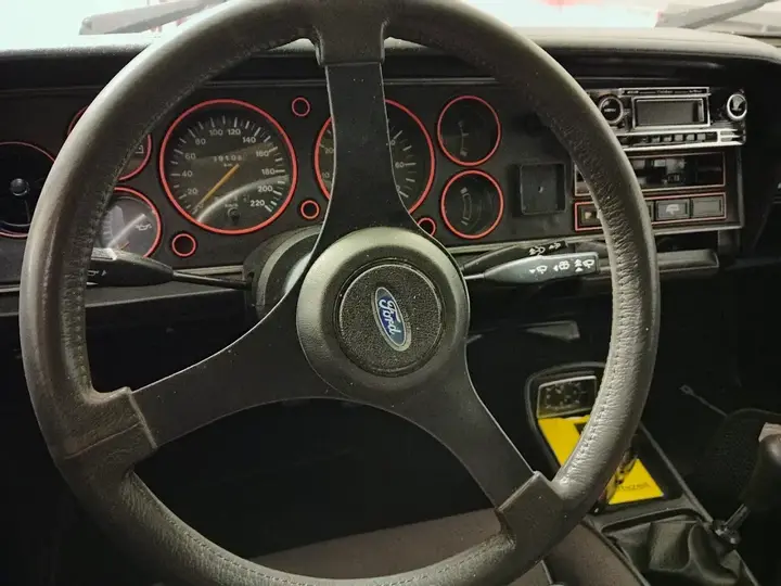 Ford Capri 1981 photo 2