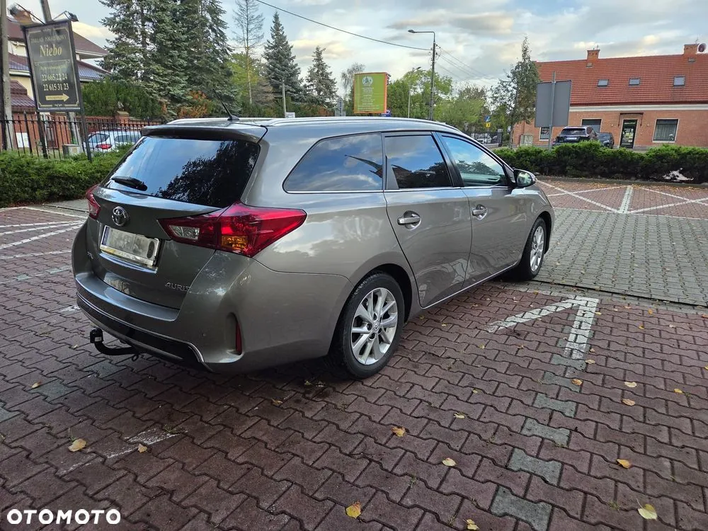 Toyota Auris 2013 photo 4