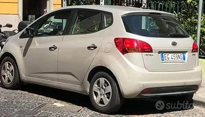 Kia Venga 2011 photo 3
