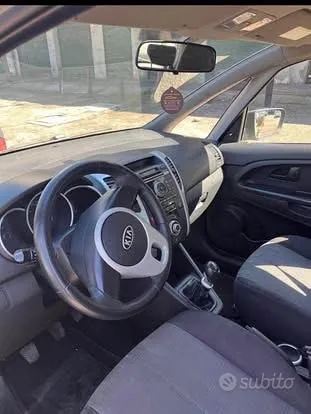 Kia Venga 2011 photo 4