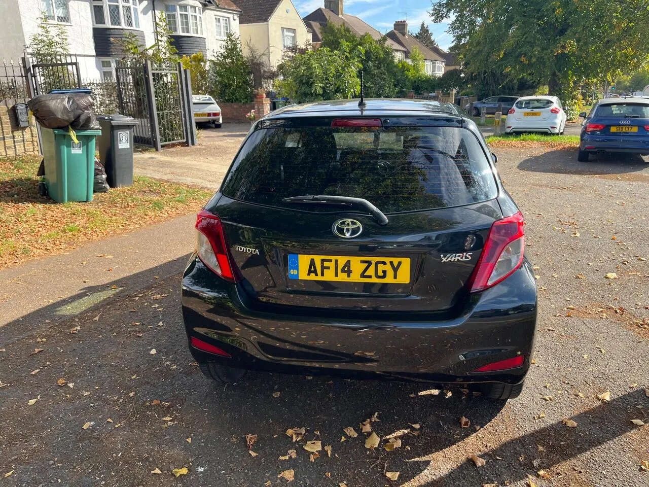 Toyota Yaris 2014 photo 2