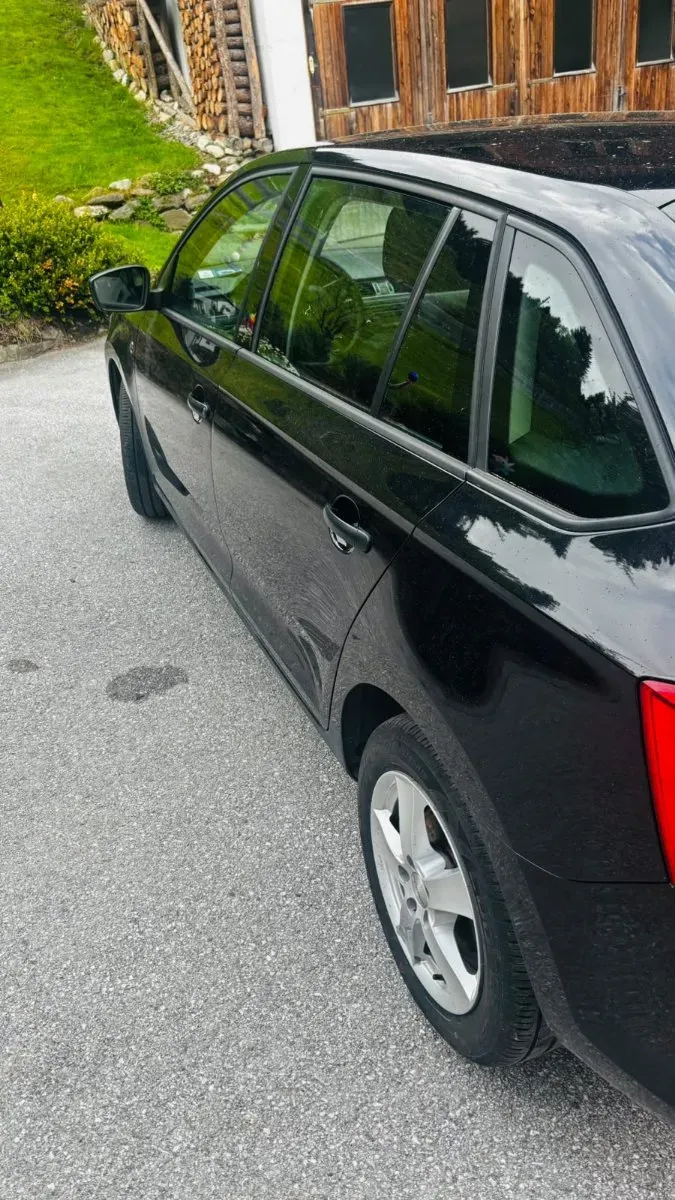 Skoda Rapid 2014 photo 2