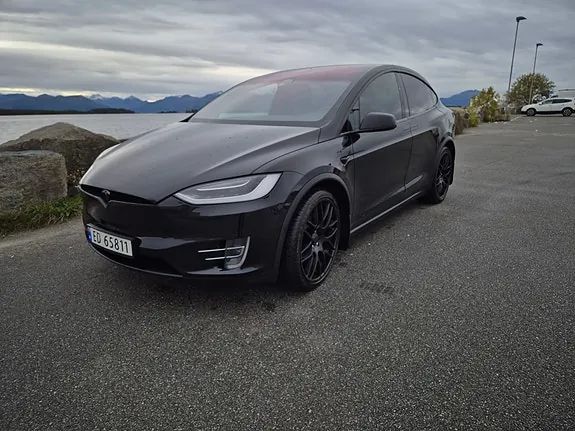 Tesla Model X 2017 photo 3