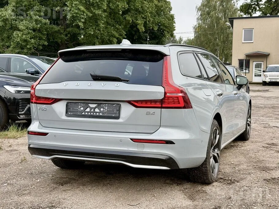 Volvo V60 2025 photo 3