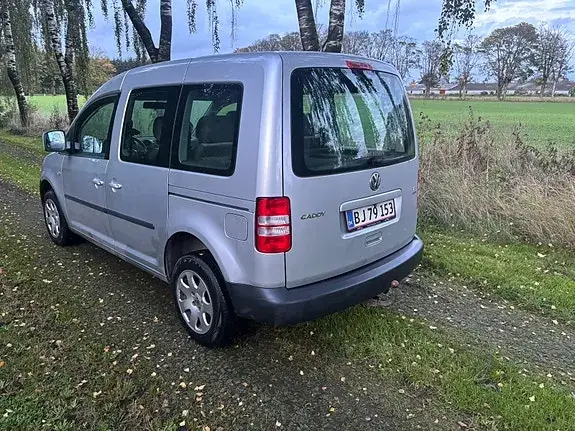 Volkswagen Caddy 2011 photo 3