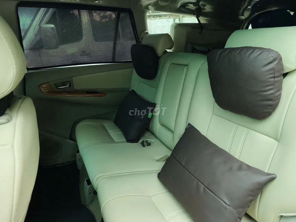 Toyota Innova 2009 photo 2
