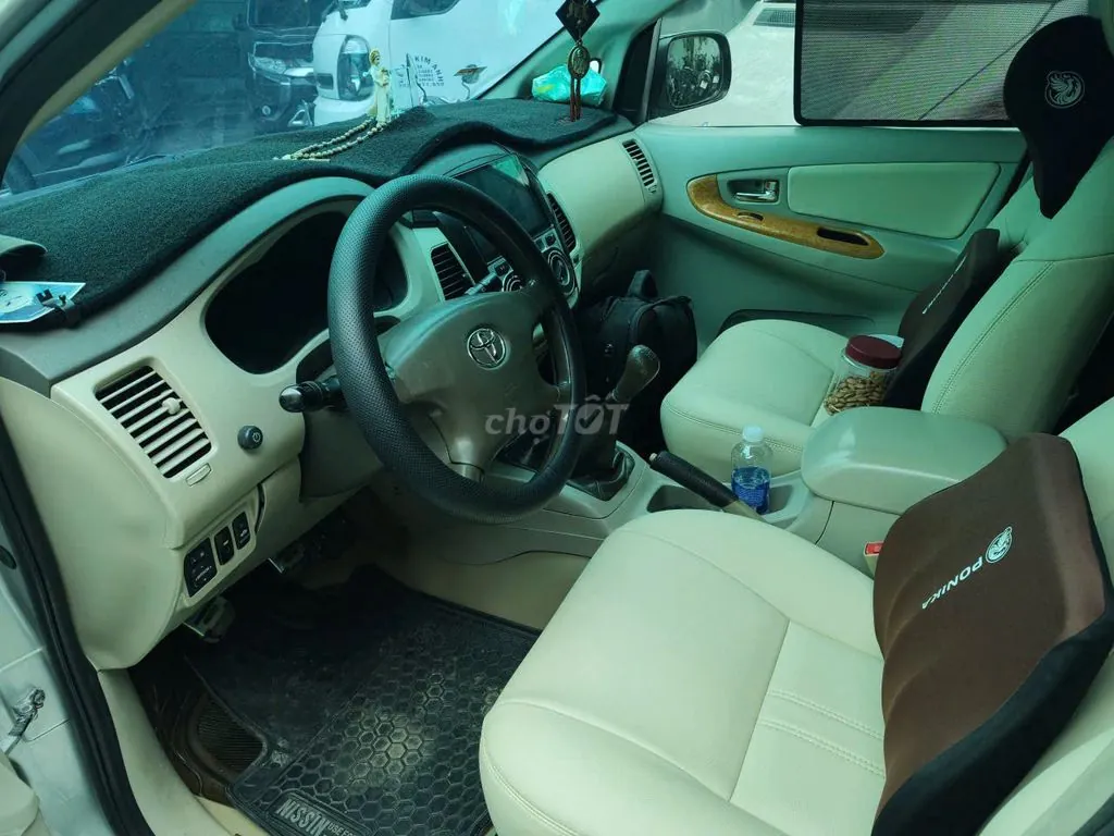 Toyota Innova 2009 photo 4