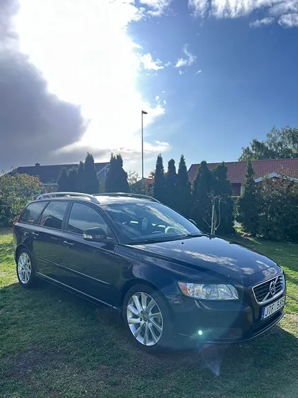 Volvo V50 2011 photo 2