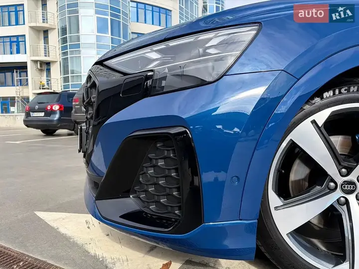 Audi Q8 2023 photo 5