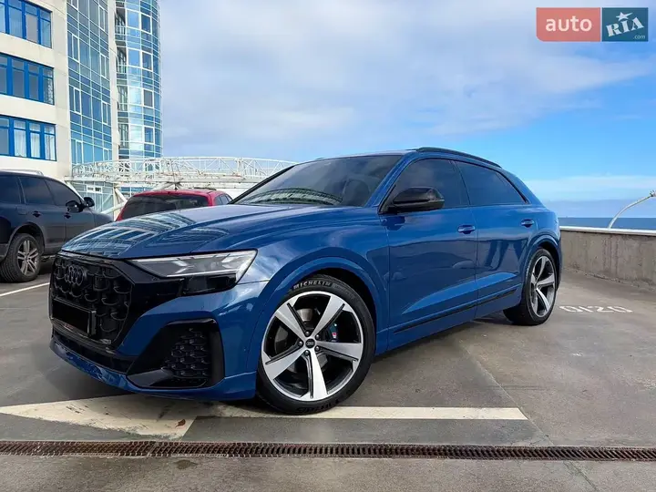 Audi Q8 2023 photo 2
