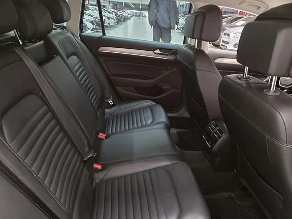 Volkswagen Passat 2018 photo 5