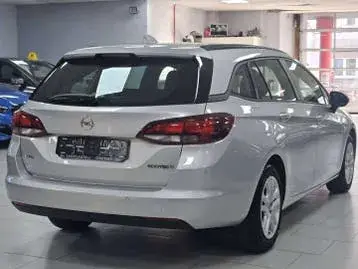 Opel Astra 2018 photo 2