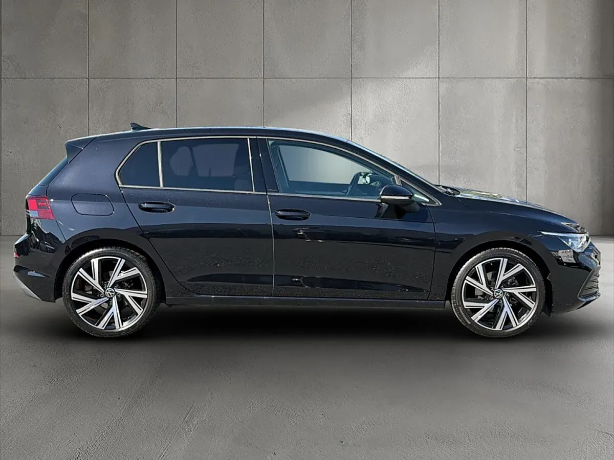 Volkswagen Golf 2023 photo 3