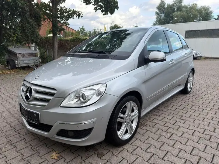 Mercedes-Benz B200