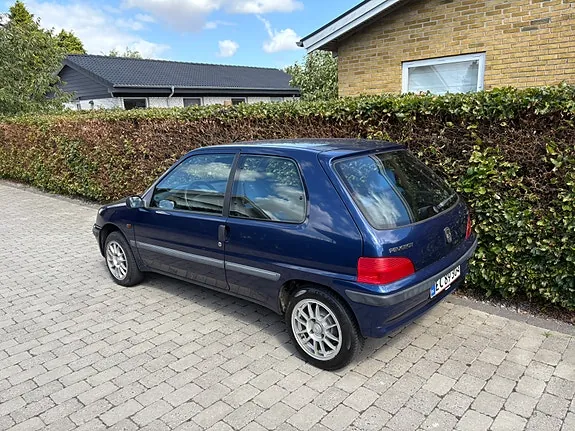 Peugeot 106