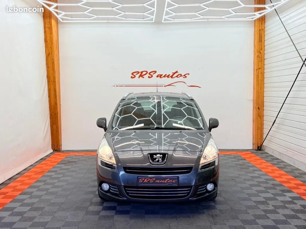 Peugeot 5008 2011 photo 2