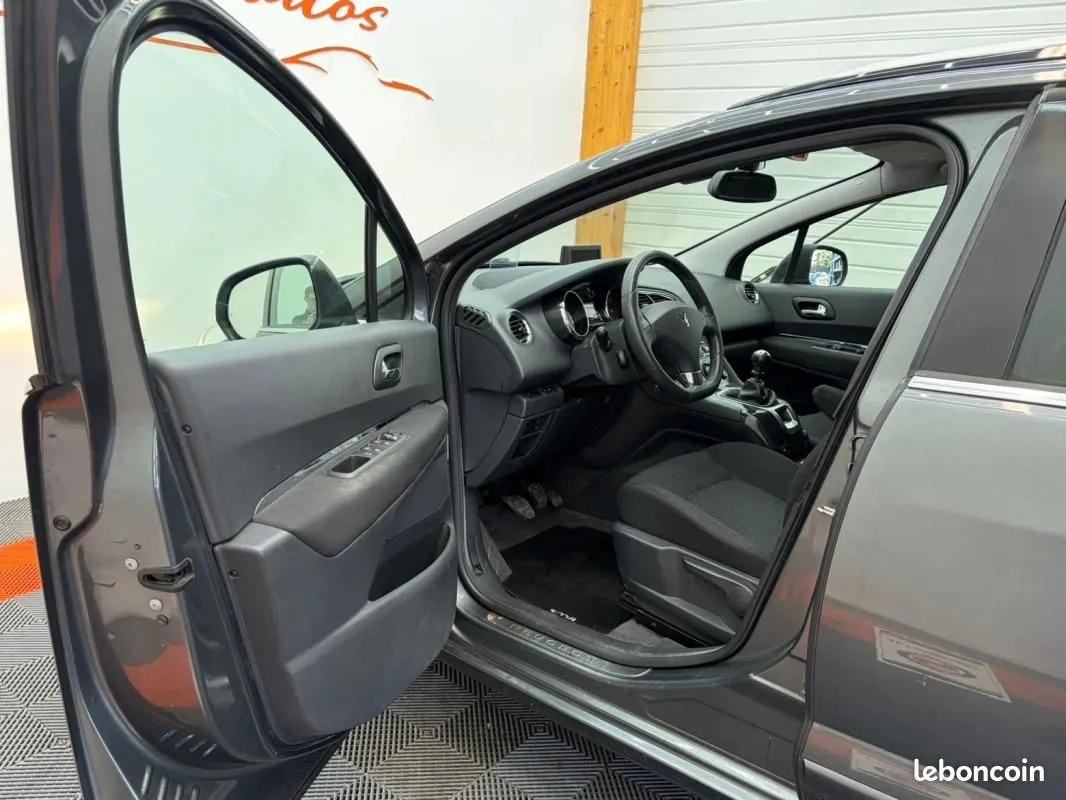 Peugeot 5008 2011 photo 5