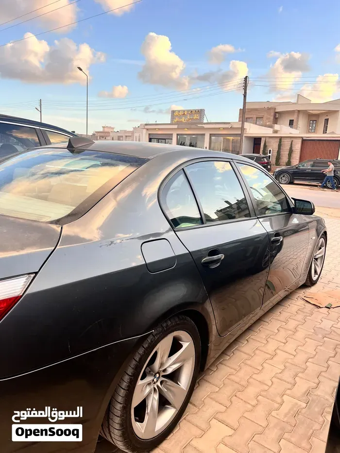 BMW 5 Series 2005 photo 2