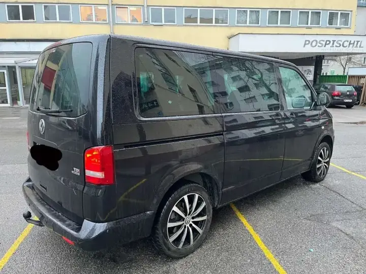 Volkswagen Multivan 2011 photo 3