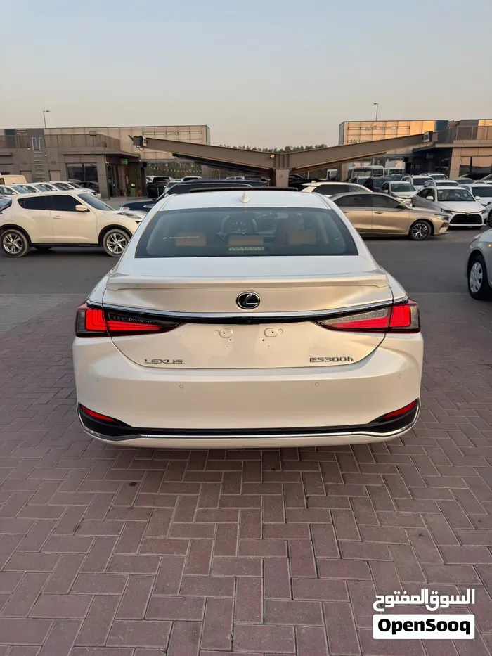 Lexus Es 2023 photo 2
