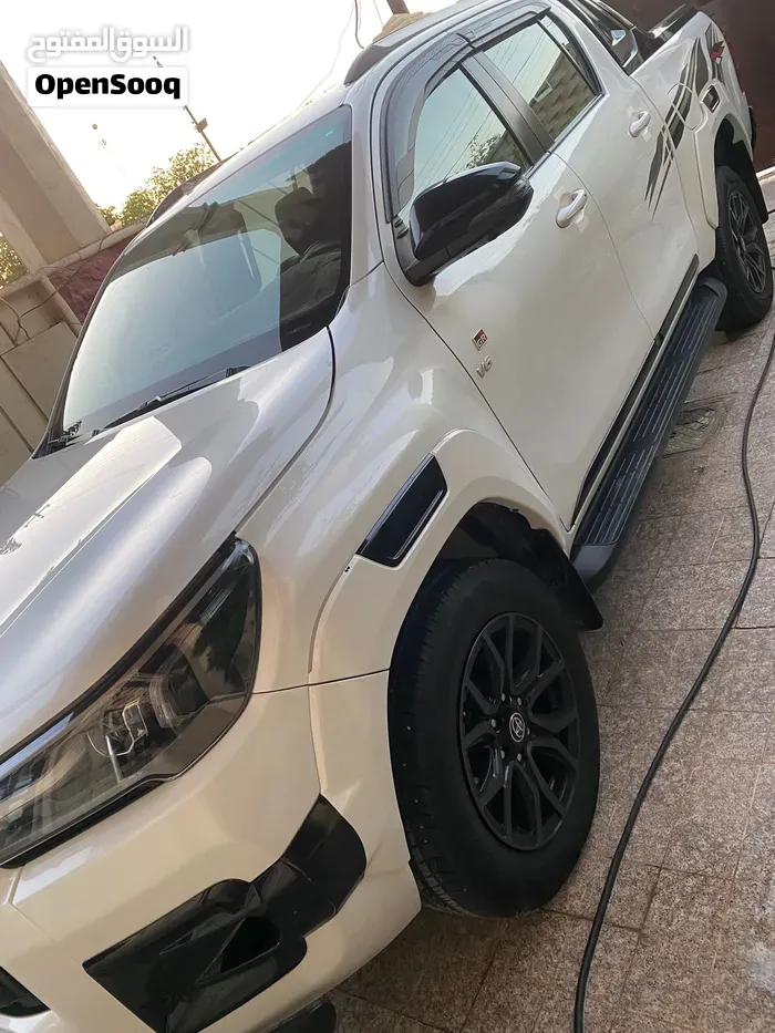 Toyota Hilux 2023 photo 4