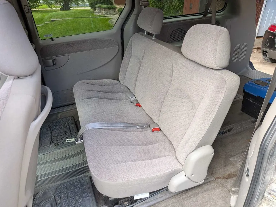 Dodge Grand Caravan 2001 photo 5