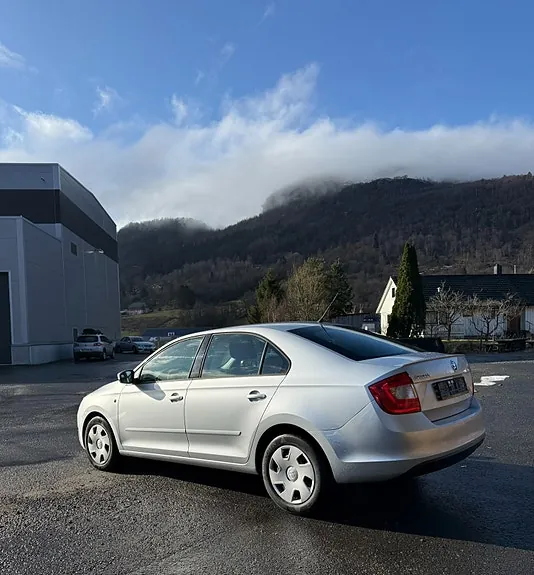 Skoda Rapid 2013 photo 4