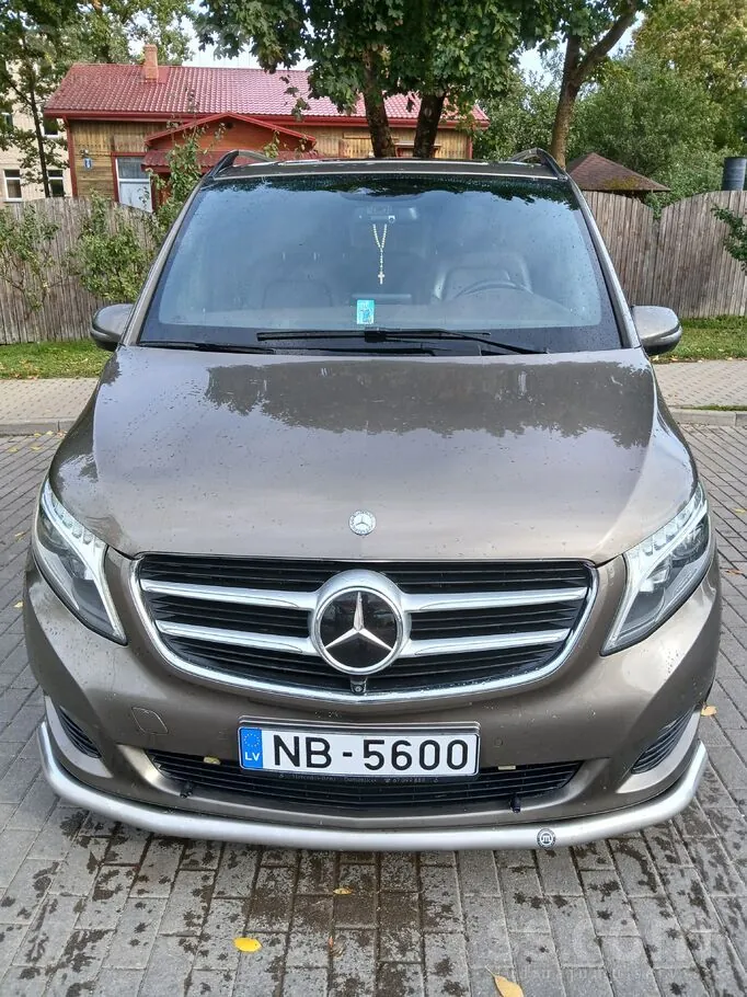 Mercedes-Benz V-Class 2017 photo 2