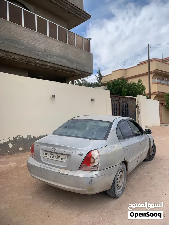 Hyundai Avante 2005 photo 3