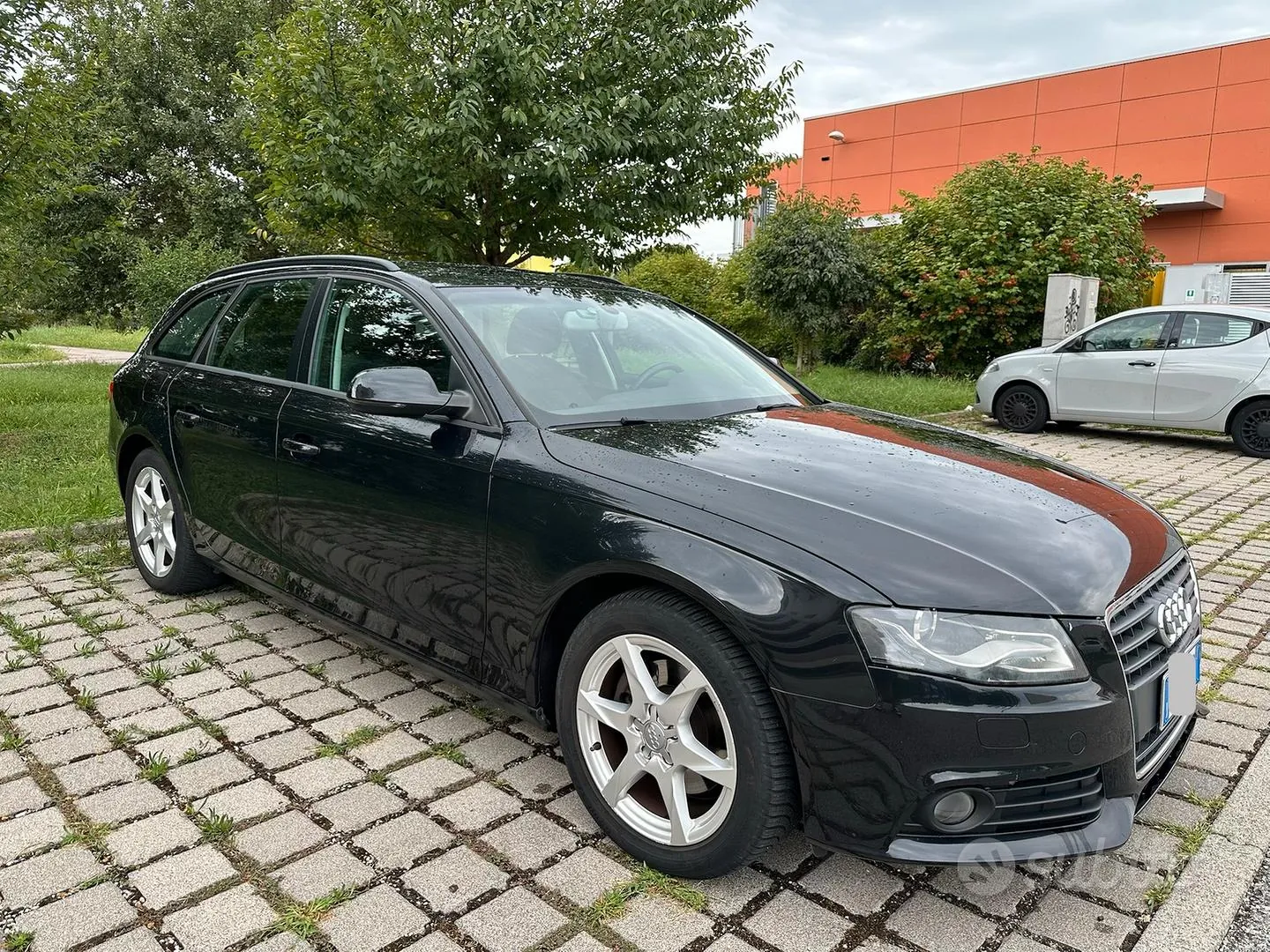 Audi A4 Avant 2010 photo 2