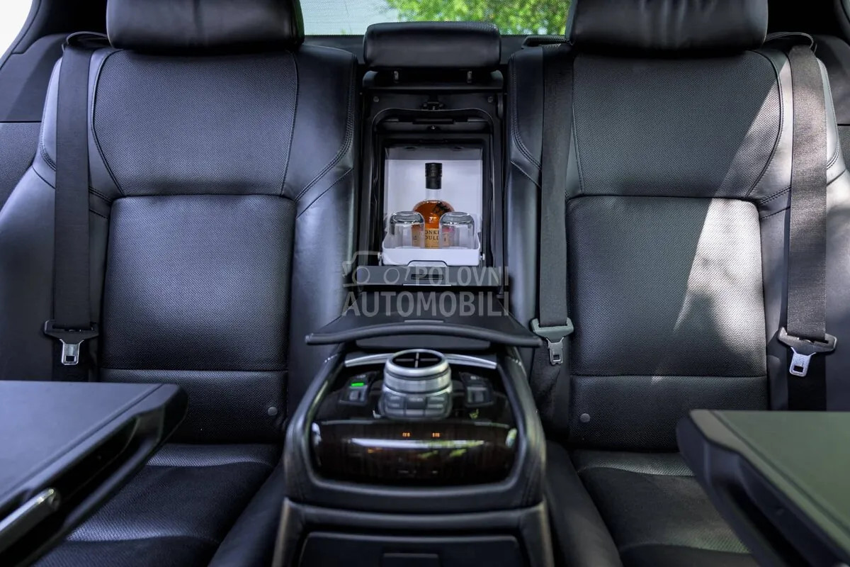 BMW 750 2013 photo 3