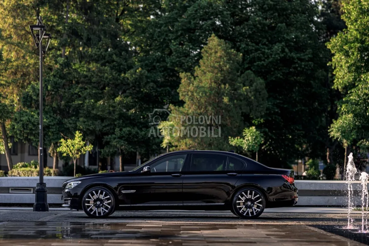 BMW 750 2013 photo 4