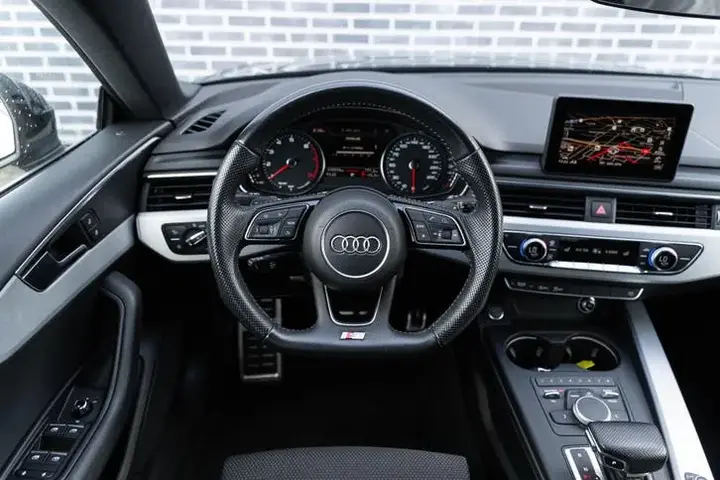 Audi A5 2018 photo 2