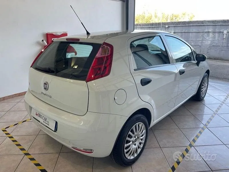 Fiat Punto 2016 photo 3