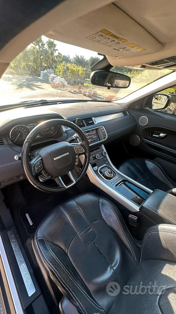 Land Rover Range Rover Evoque 2012 photo 4