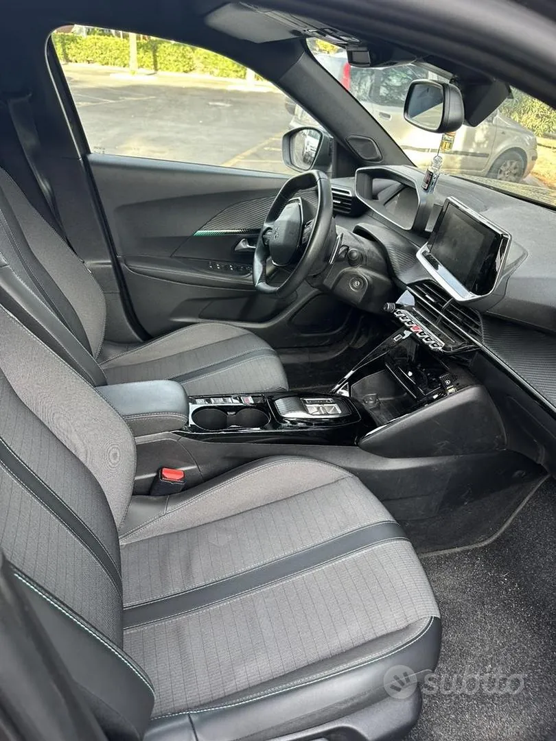 Peugeot 2008 2023 photo 3