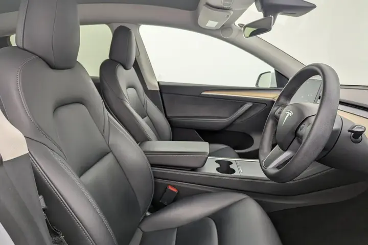 Tesla Model Y 2022 photo 3