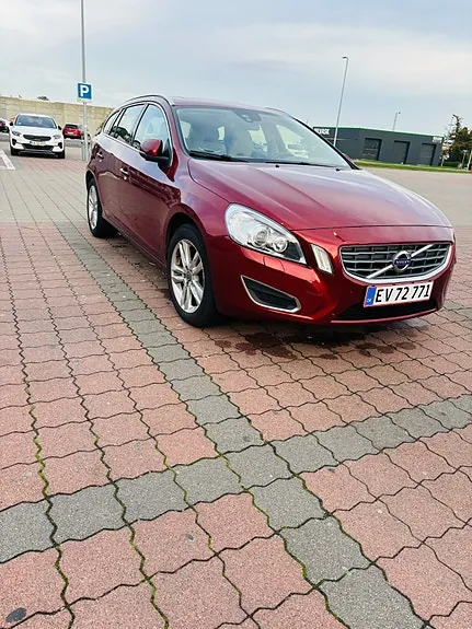 Volvo V60 2012 photo 2