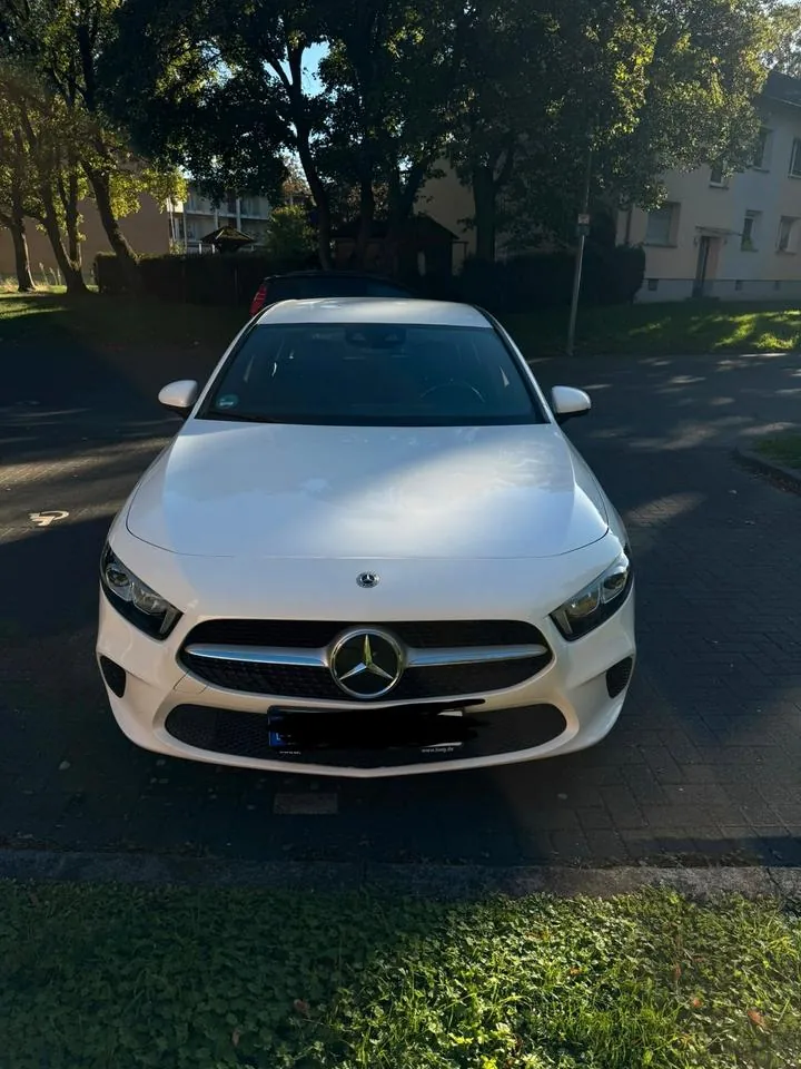 Mercedes-Benz A180