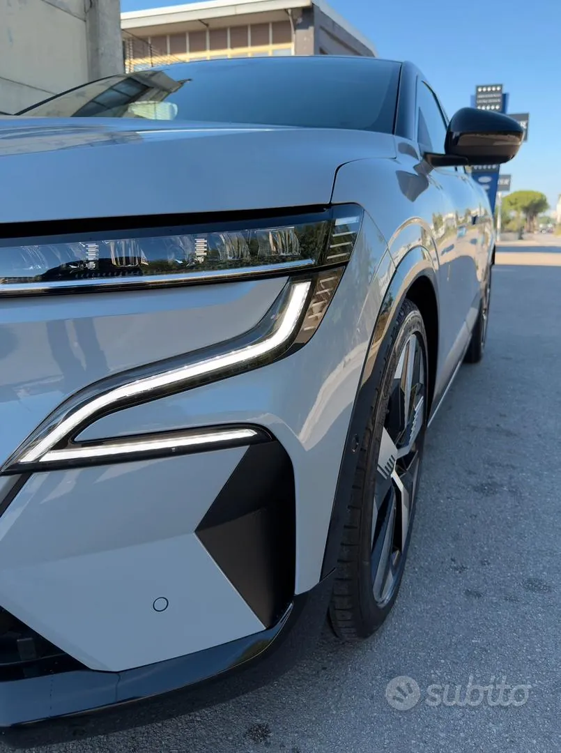 Renault Megane 2023 photo 2